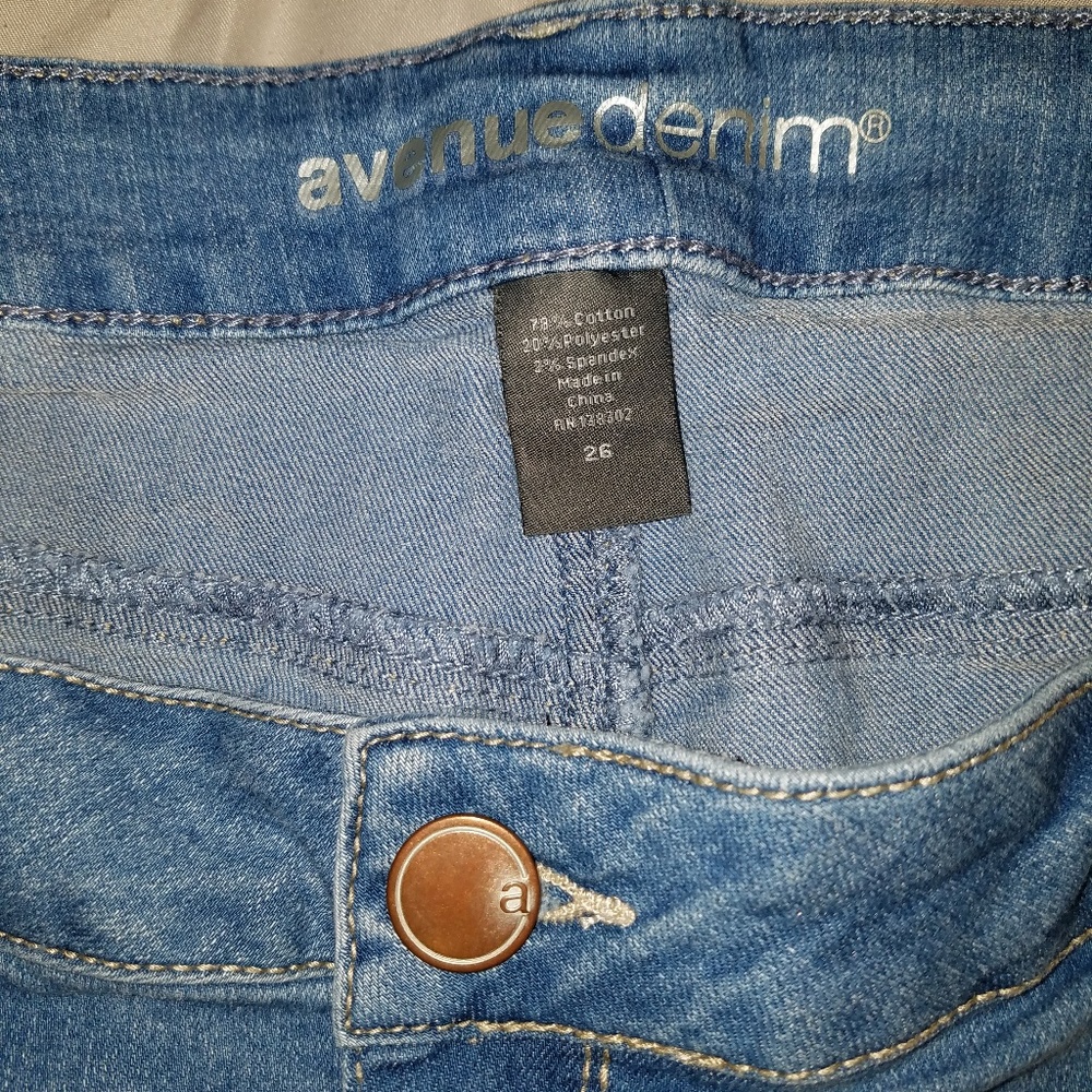 Shorts - Picture 3 of 3